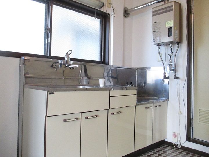 ハイネス松森Aのキッチン