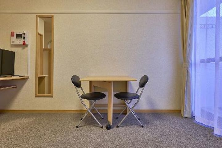 レオパレスレスト 清水の居間