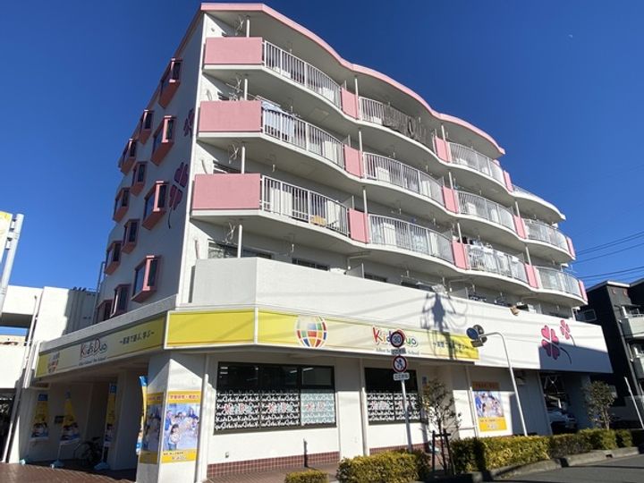 メゾンラブニールの外観