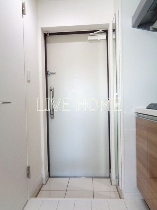 東京都新宿区上落合1(マンション)の賃貸物件の玄関