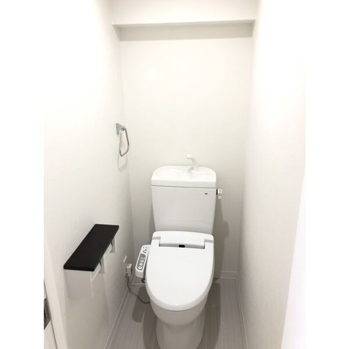 サンパレス植田の玄関