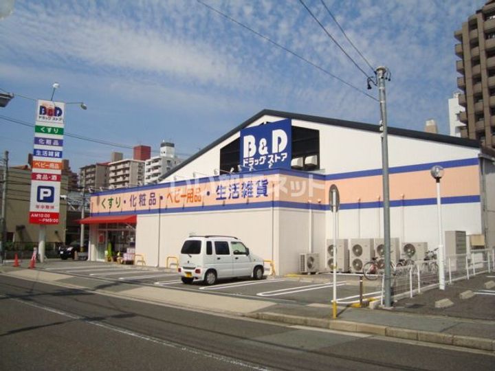 サンパレス植田の周辺