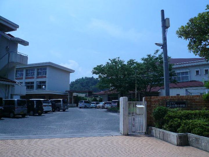 レジデンス阿品の周辺