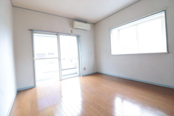 コーポもろやまの居間