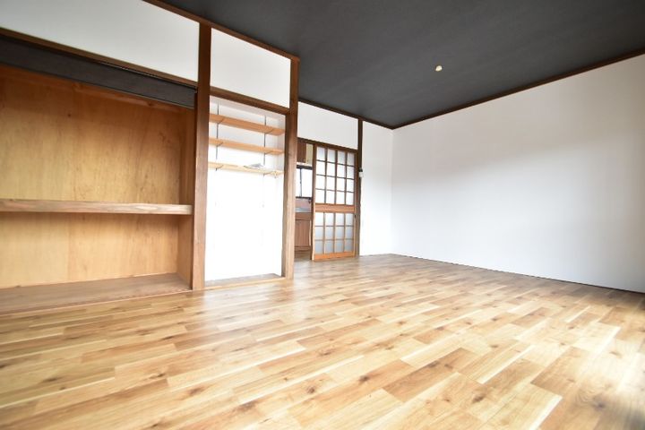 ソレイユ住吉 A棟の居間