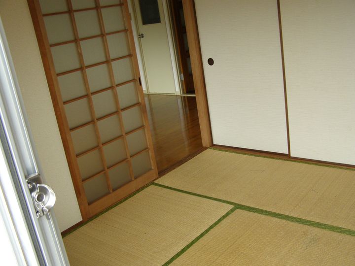 クリエイティブIIの居間