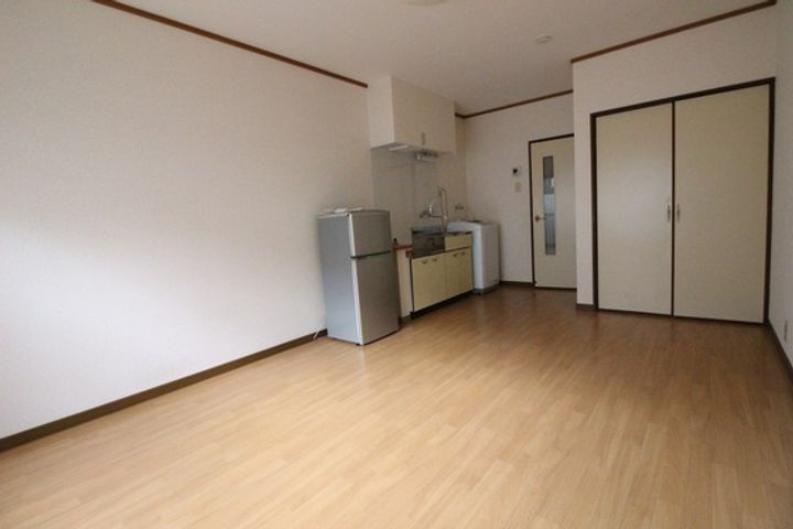 グリーンパレス京山B棟の居間