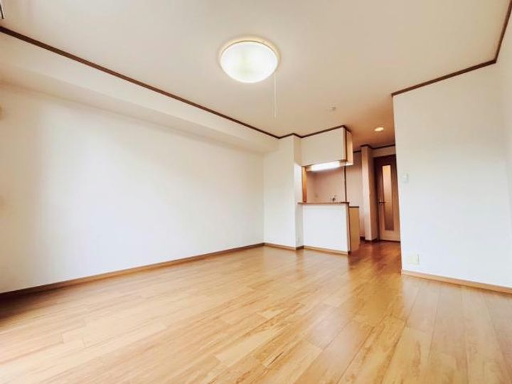 ブロードヒルズの居間