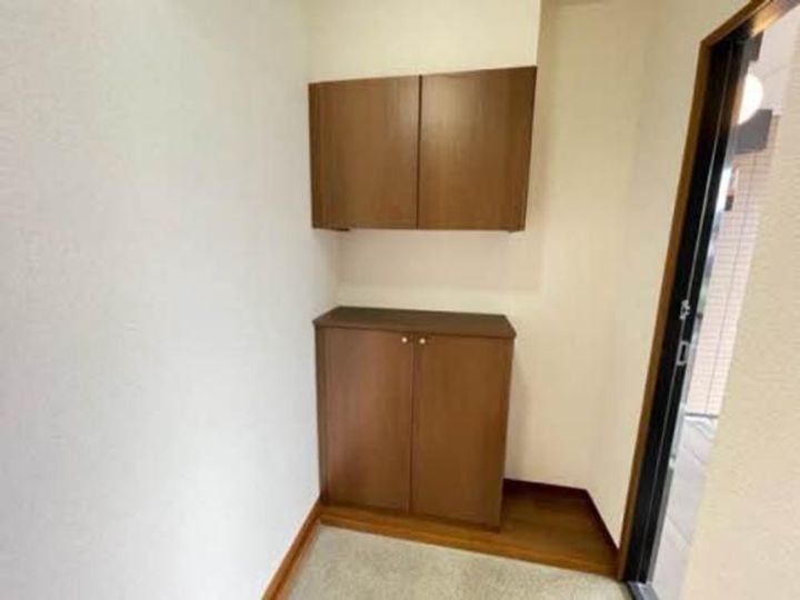 オーロラ・北野 D棟の玄関