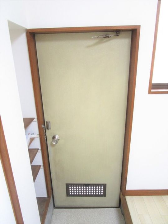 グリーンハイツ神蔵の玄関