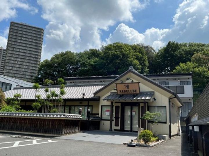 ライブスクエアの周辺