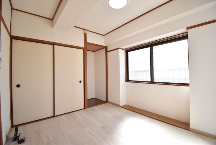 佐多ビルの居間