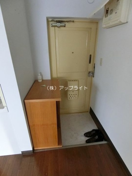 野崎ビルの玄関
