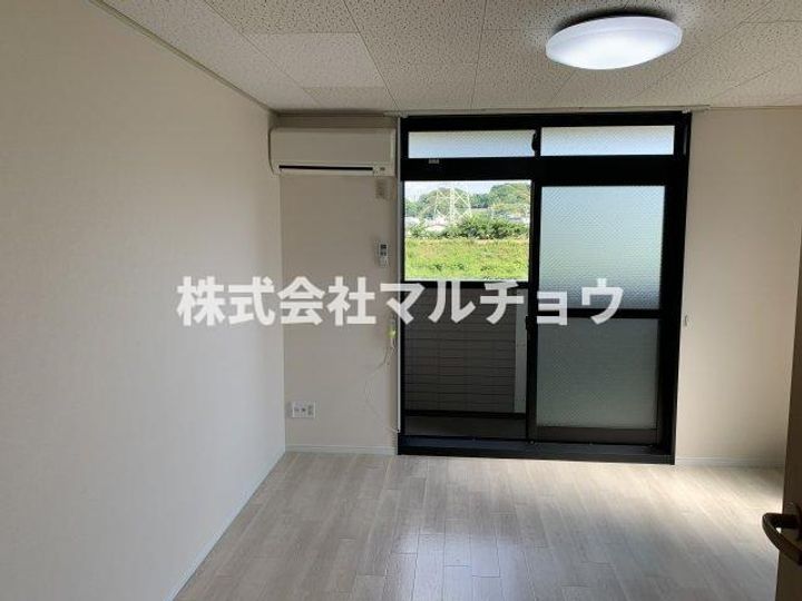 リバーサイドの居間