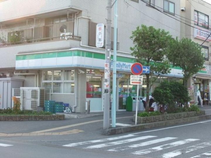 アバンティアの周辺