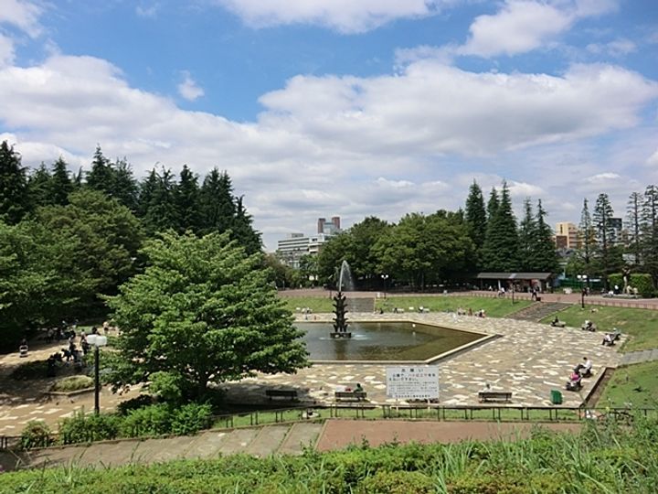 メゾンドサムの周辺