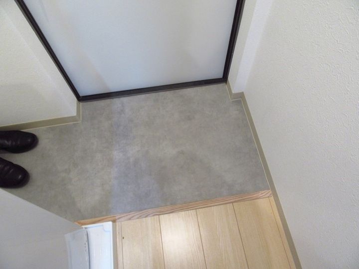 レジデンスウエスト淵野辺の玄関