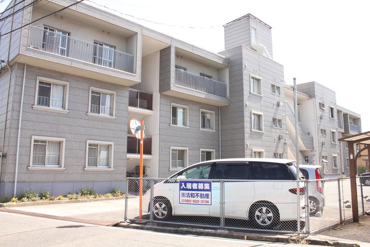 シルバーマンションの外観