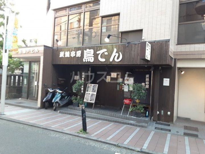 メゾン・デ・ベルテの周辺