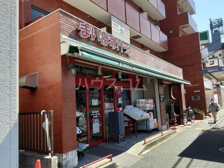 メゾン・デ・ベルテの周辺