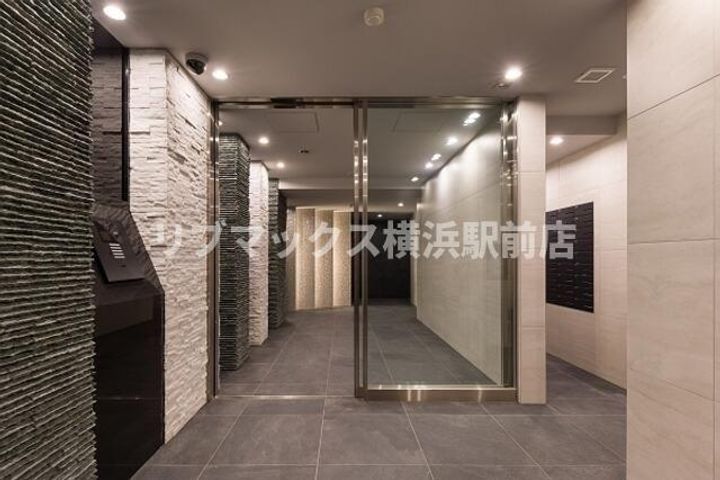 神奈川県横浜市中区弥生町4(マンション)の賃貸物件の地図