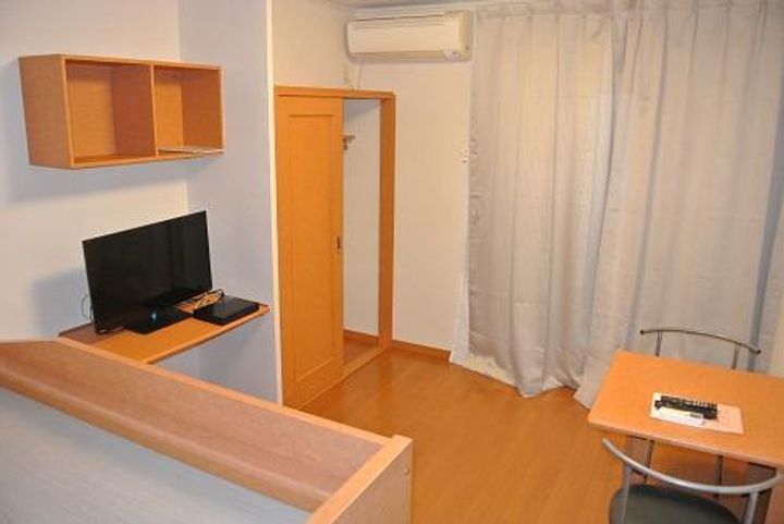 レオパレス鶴崎IIの居間