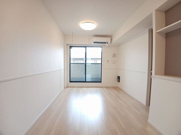 群馬県太田市下浜田町(アパート)の賃貸物件の居間