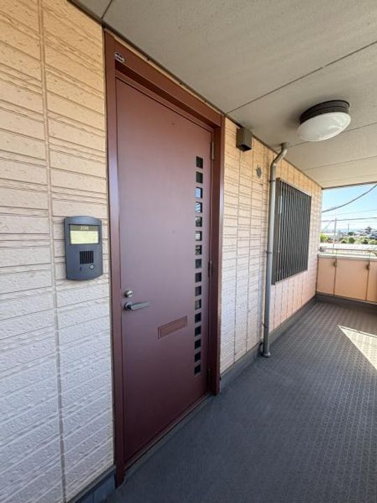 ラフォーレ紅緑の玄関