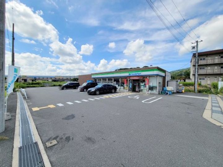 アーバン・アネックスの周辺