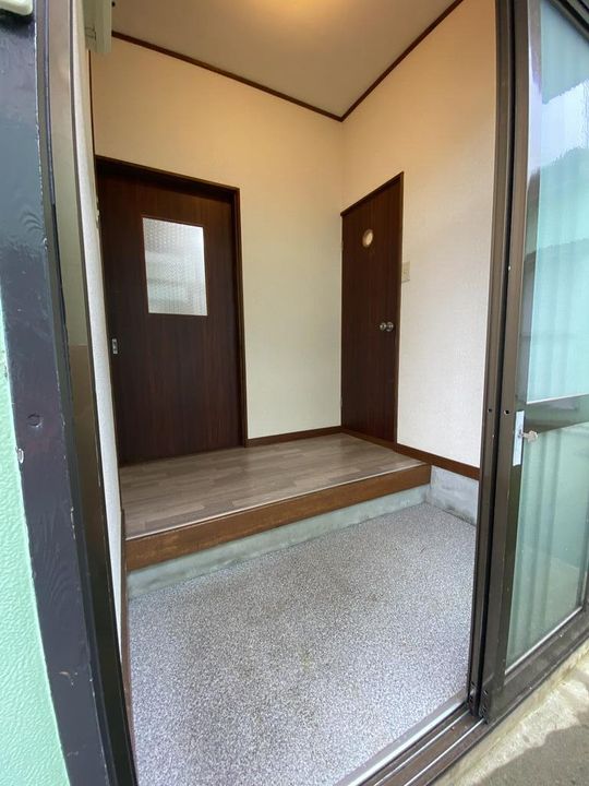 新潟県長岡市下山3(一戸建)の賃貸物件の玄関