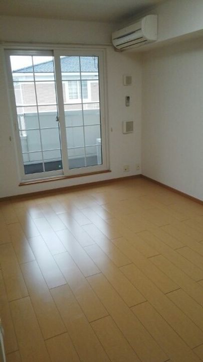 トゥインクル城南Aの居間