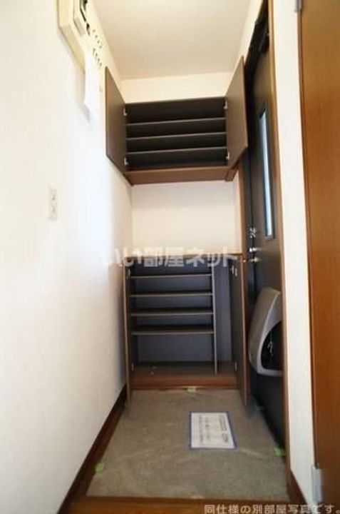 アムール Aの玄関