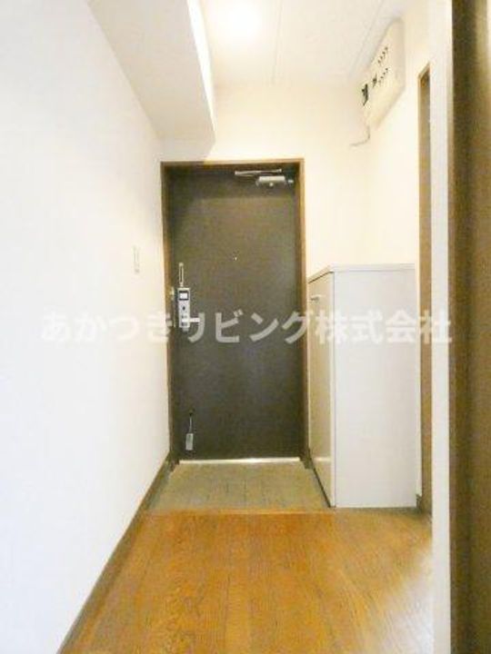 栃木県小山市神山2(マンション)の賃貸物件の玄関