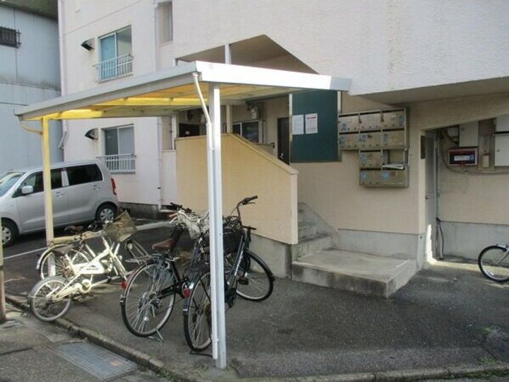 サンマンション本山の地図