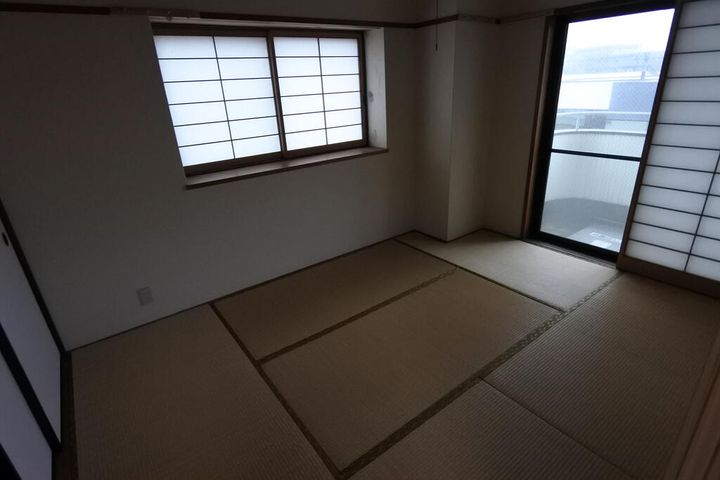 ロイヤルハイム西の居間