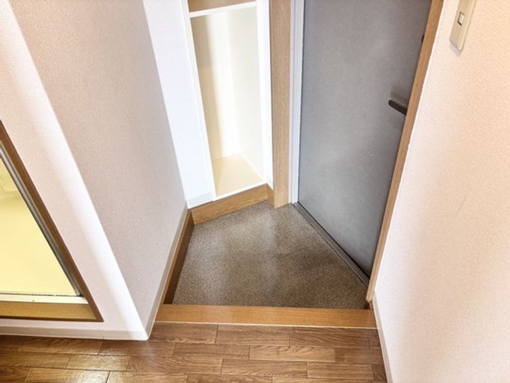 ファーストステージ町屋の玄関