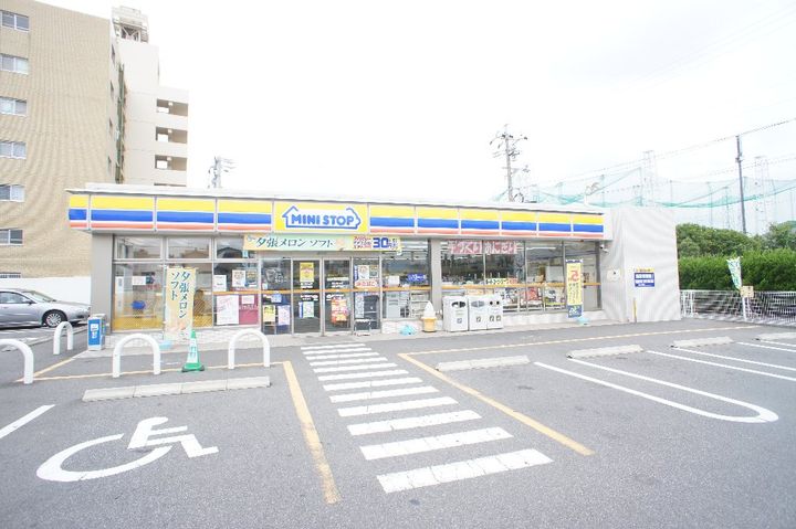 ファーストステージ町屋の周辺