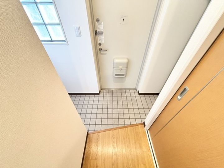 栗真MSビルの玄関