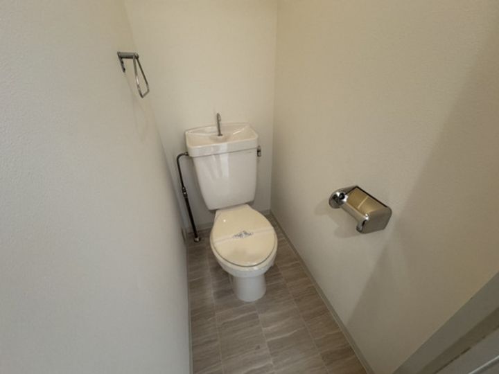 BAUHAUS十日市(旧:井隅ビル)の内装