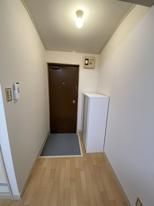 三久ハイツ奥戸の玄関