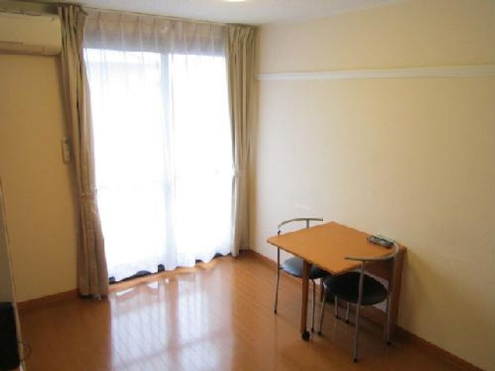 レオパレスプレヴェールの居間