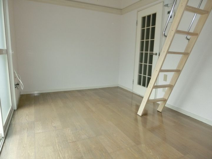 マンション・ロイ・デュ・モンの居間