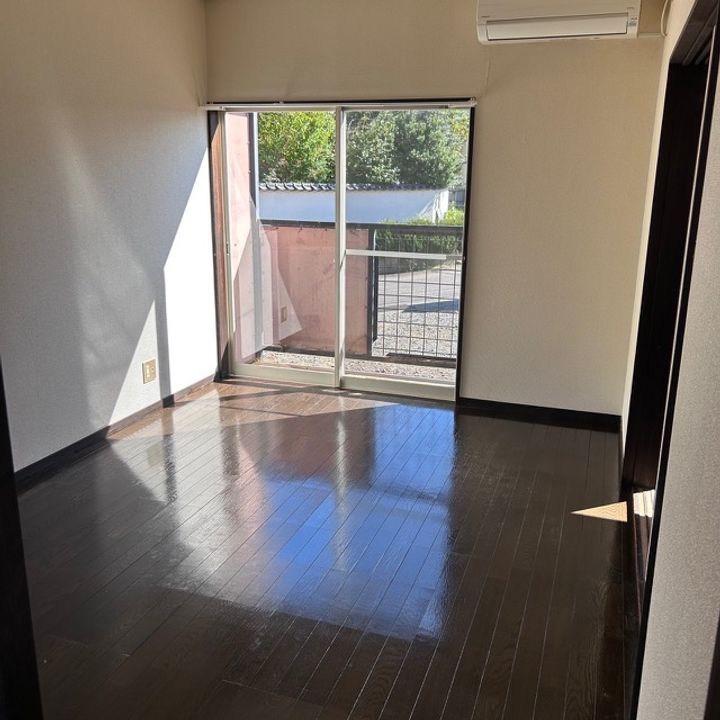 アートインとやのの居間