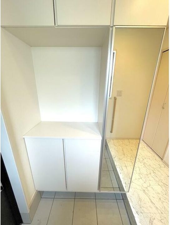 神奈川県横浜市旭区中尾1(一戸建)の賃貸物件の玄関