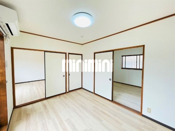 メゾンピーチの居間