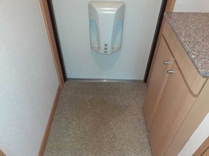 大阪府大阪狭山市茱萸木3(マンション)の賃貸物件の玄関