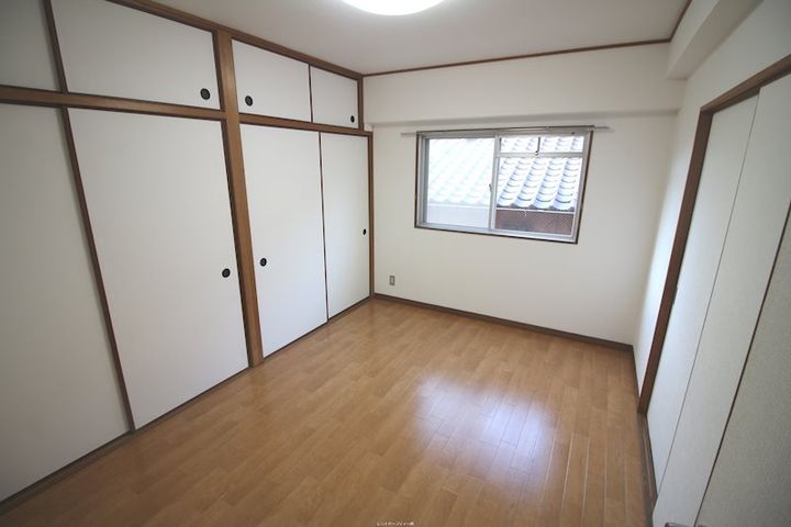 若葉興産ビルの内装