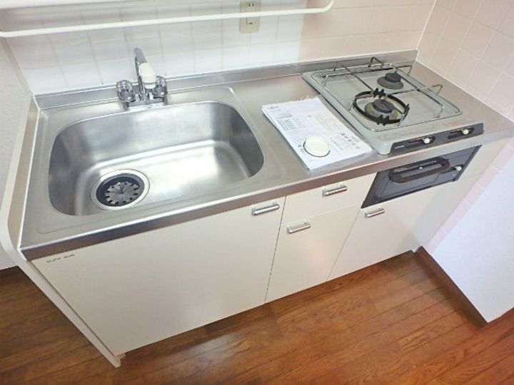 東京都稲城市東長沼の賃貸マンションのキッチン