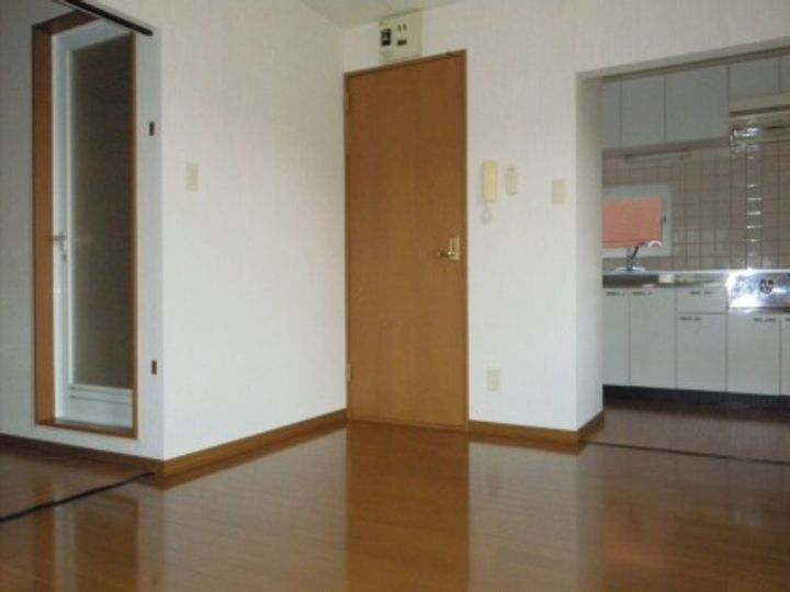 ホープ麻生6の居間