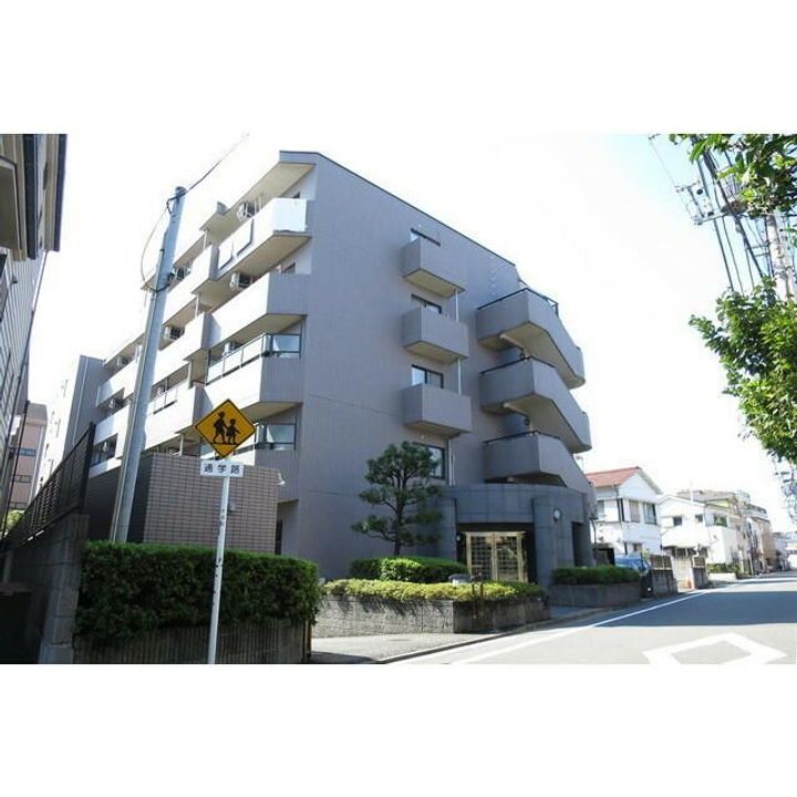 クレストコートの外観